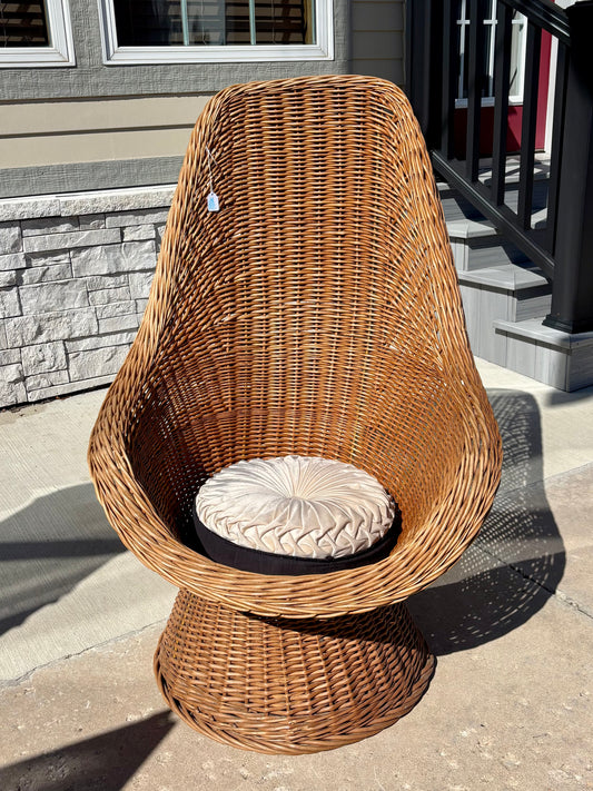High-Back Wicker Pod Chair with Reversible Cushion